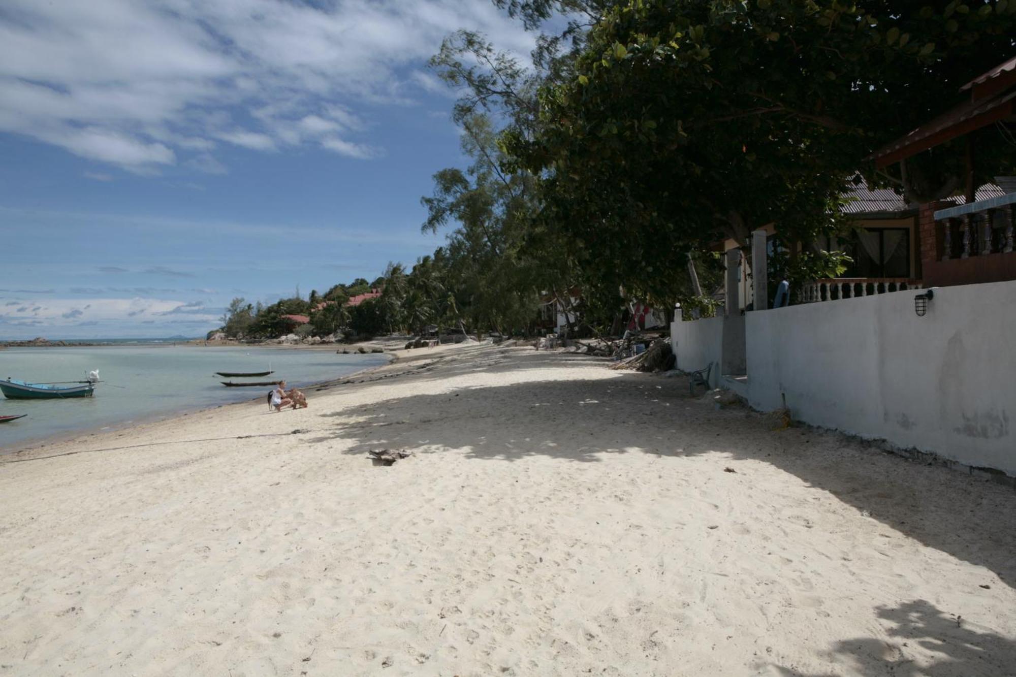 Jungle Hut Bungalows & Hotel Haad Chao Phao Exterior photo