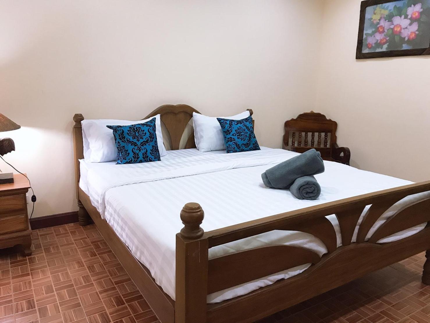 Jungle Hut Bungalows & Hotel Haad Chao Phao Room photo