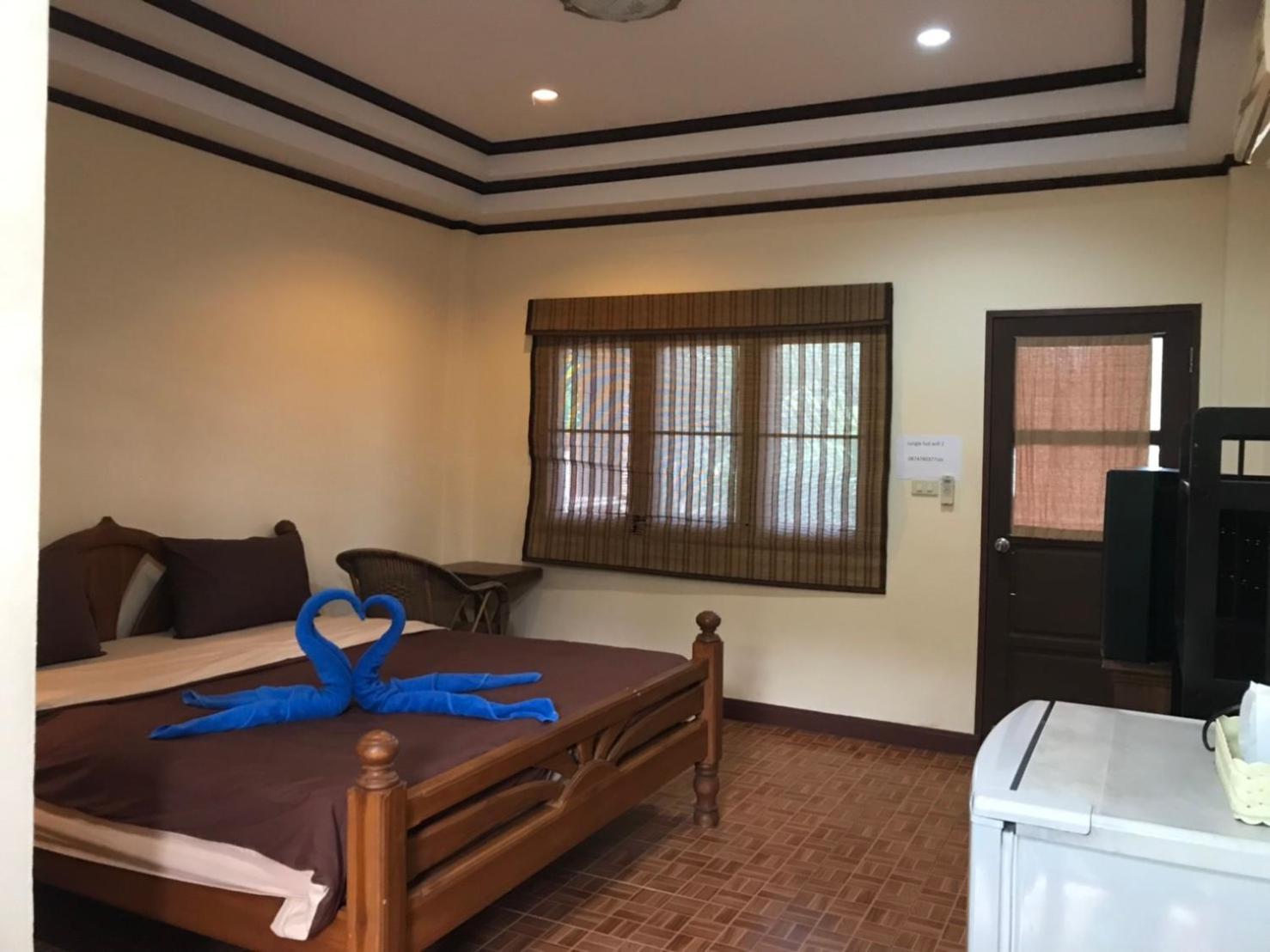 Jungle Hut Bungalows & Hotel Haad Chao Phao Room photo