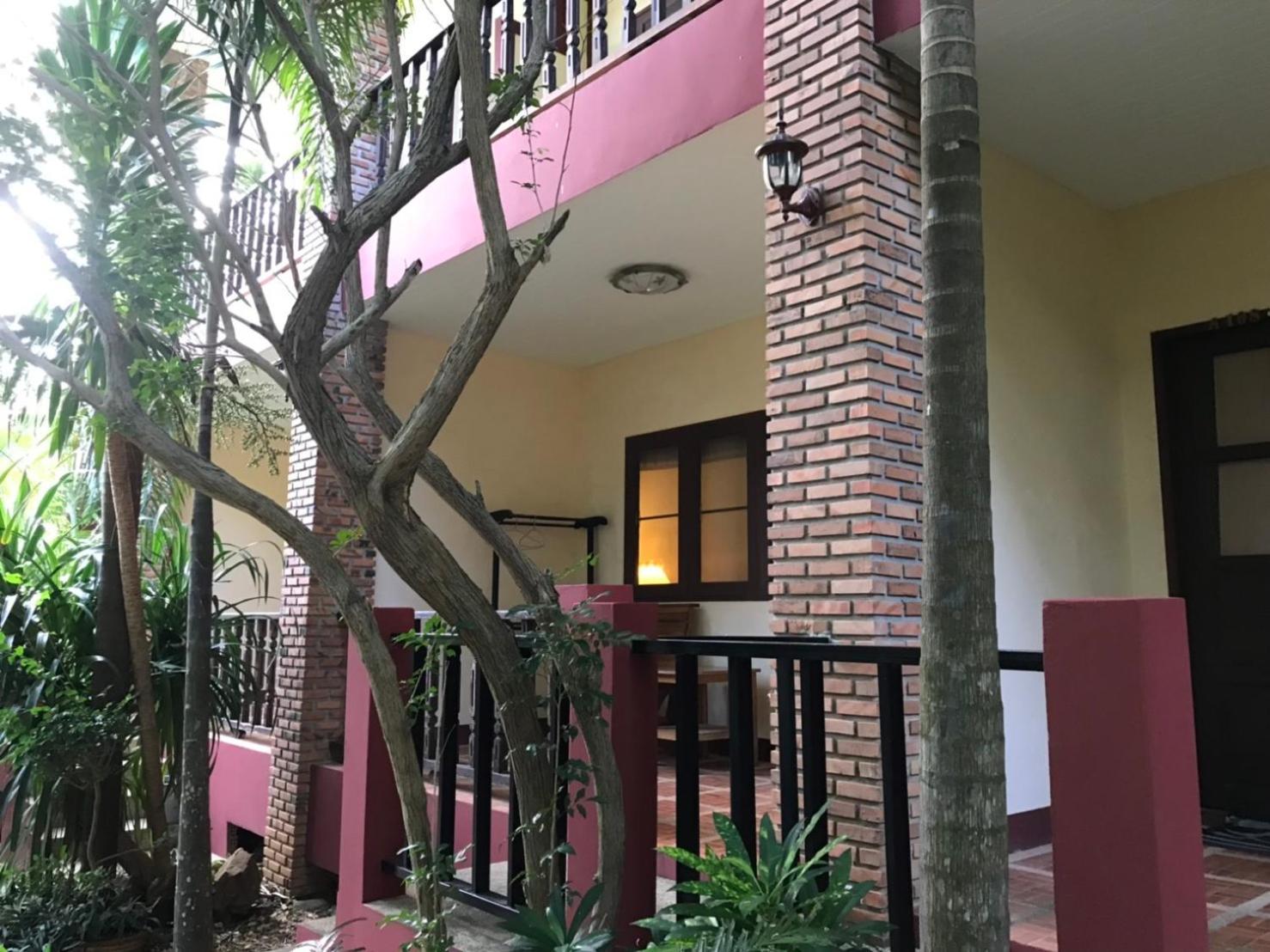 Jungle Hut Bungalows & Hotel Haad Chao Phao Room photo