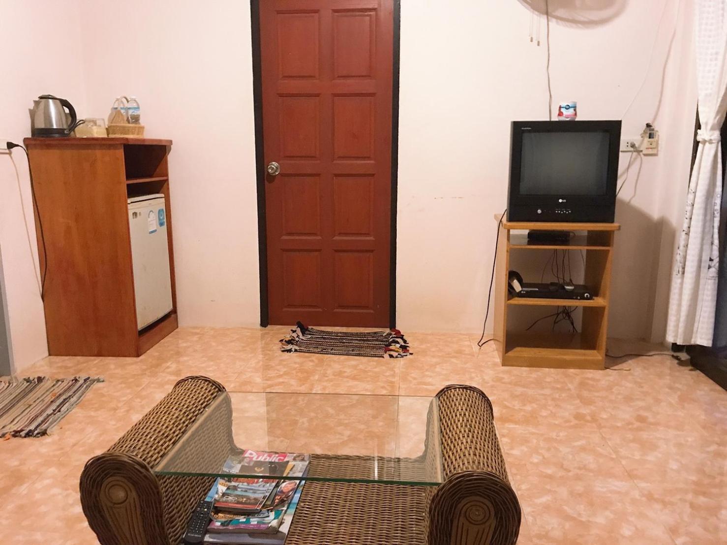 Jungle Hut Bungalows & Hotel Haad Chao Phao Room photo