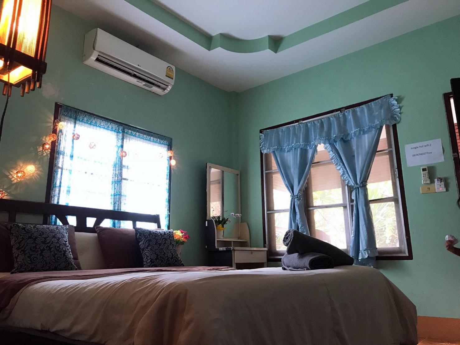 Jungle Hut Bungalows & Hotel Haad Chao Phao Room photo