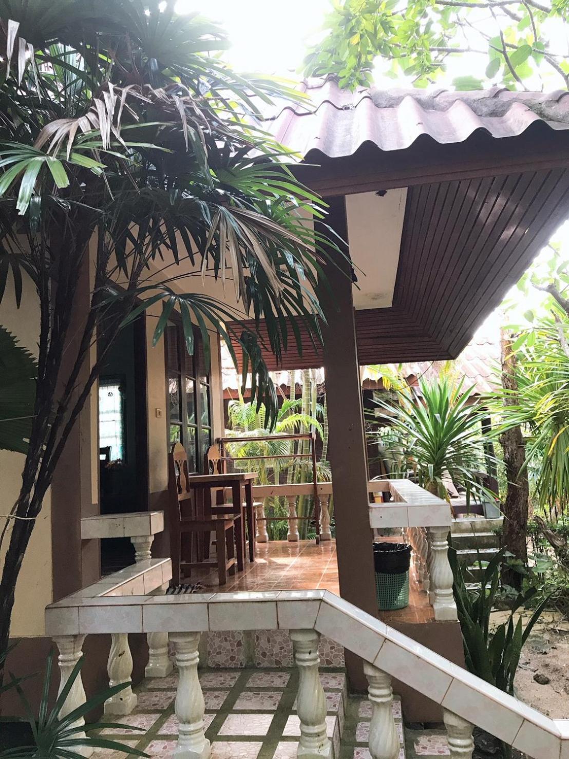 Jungle Hut Bungalows & Hotel Haad Chao Phao Room photo