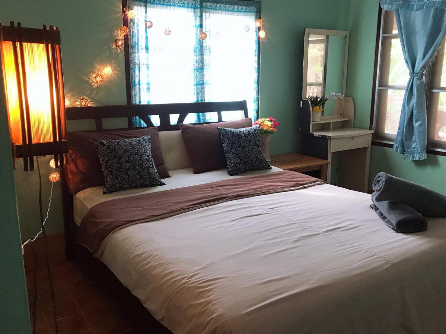 Jungle Hut Bungalows & Hotel Haad Chao Phao Room photo
