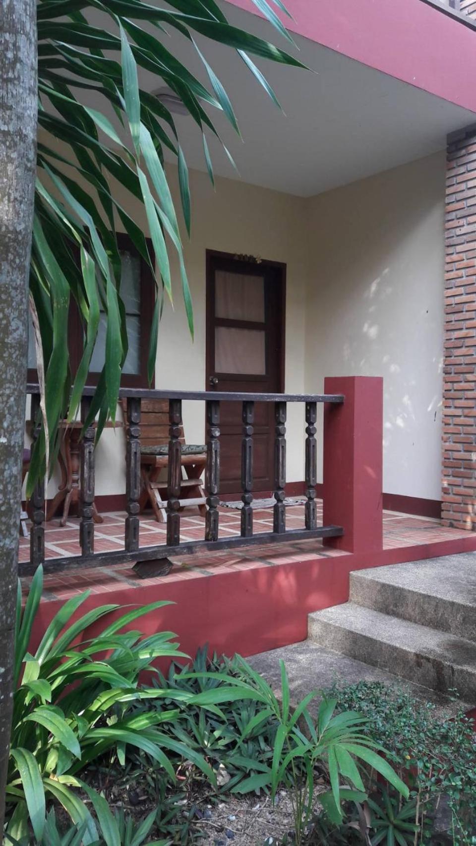 Jungle Hut Bungalows & Hotel Haad Chao Phao Room photo